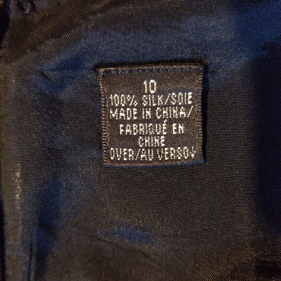 Like new 100% black silk dress - Picture 7 of 8